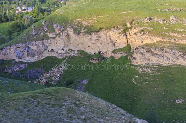 指已提到的人洞穴关于加桑费尔古尤卢.中部年龄.库布斯坦