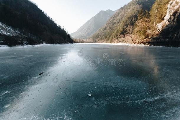 九寨沟山谷国家的公园,中国冬季节冰河