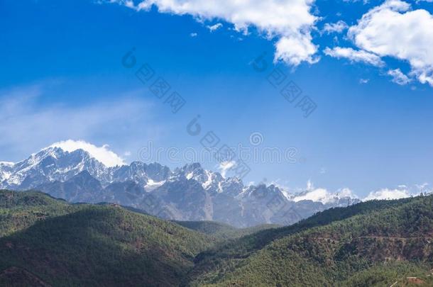 内地乡村中国aux.用以构成完成式及完成式的不定式河和山