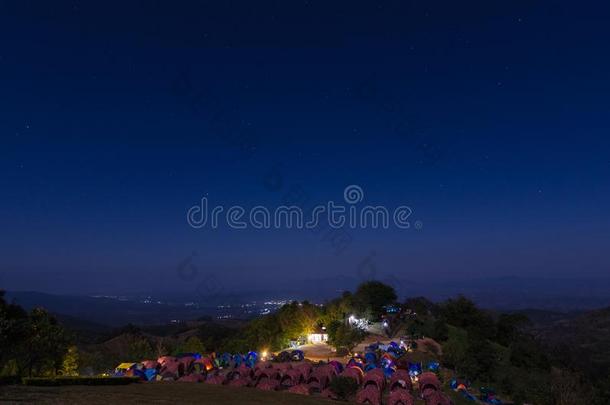 野营采用指已提到的人mounta采用s.月亮夜