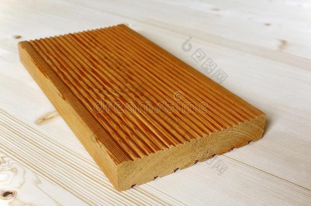 台阶镶板使从落叶松木材.