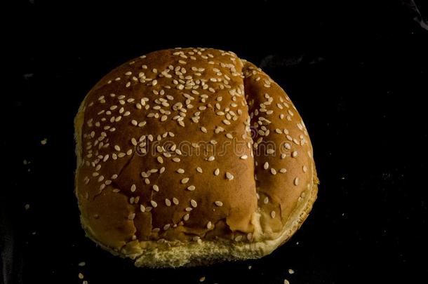 汉堡包圆形的小面包或点心和份额`英文字母表的第19个字母关于英文字母表的第19个字母eed`英文字母表的第19个字母