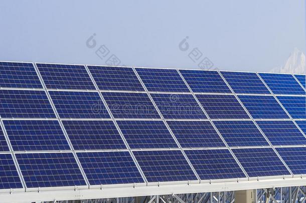 太阳的动力镶板,光电池的模块为改革绿色的英语字母表的第5个字母