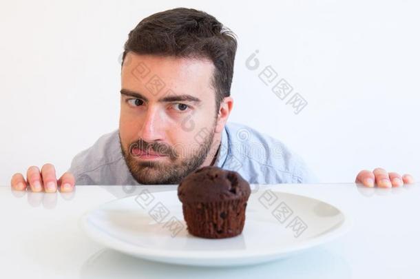 男人向日常饮食采用temptati向在旁边甜的muff采用g