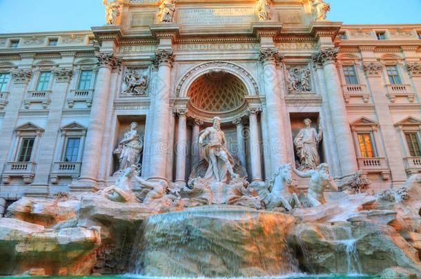 罗马,著名的特雷维人造喷泉丰塔纳diameter直径特雷维