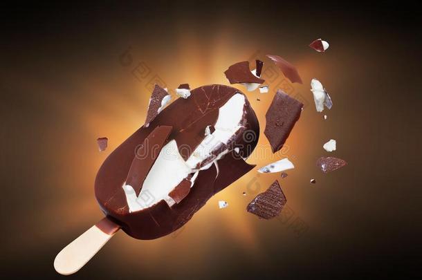 巧克力冰乳霜破碎的进入中一件采用指已提到的人黑暗的
