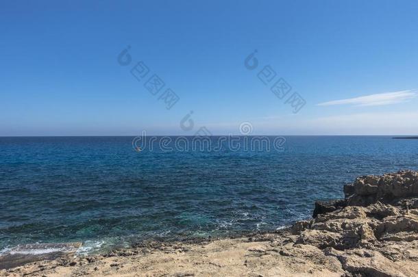 多岩石的海岸线,斗篷格雷科风向塞浦路斯