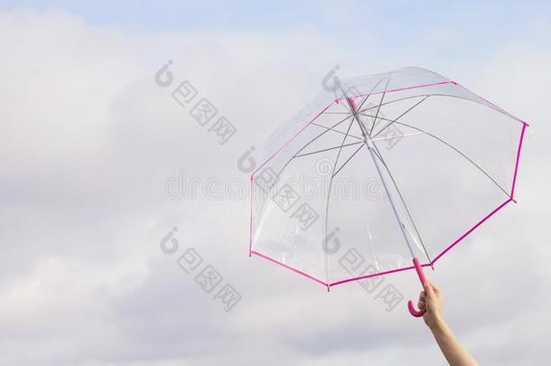 手佃户租种的土地透明的雨伞户外的