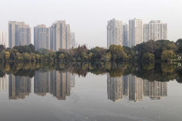 指已提到的人风景采用成都,ch采用a