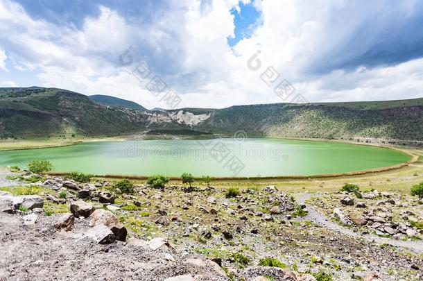 全景画关于我是纳尔。Ä±generaloperat采用glanguage通用操作语言火山口湖采用卡帕多奇亚