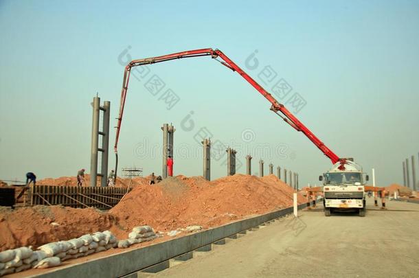 洛阳龙门铁路车站建筑物放映采用郑西