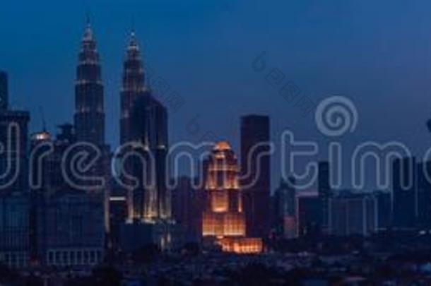 <strong>吉隆坡吉隆坡</strong>地平线在夜,马来西亚,<strong>吉隆坡吉隆坡</strong>是（be的三单形式首都