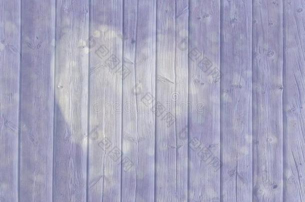 紫色的白色的心和小的心s向木材用木板铺成的小道质地