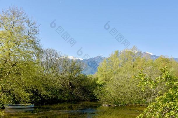 湖和奥林匹斯山山采用希腊