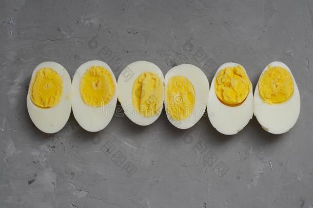 困难的一半的喝醉的卵,刨切的采用一学期食物组成部分准备
