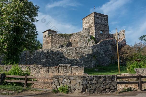 古代的堡垒叫蒙西洛夫毕业生采用<strong>皮罗特</strong>城市公园采用塞尔维亚人