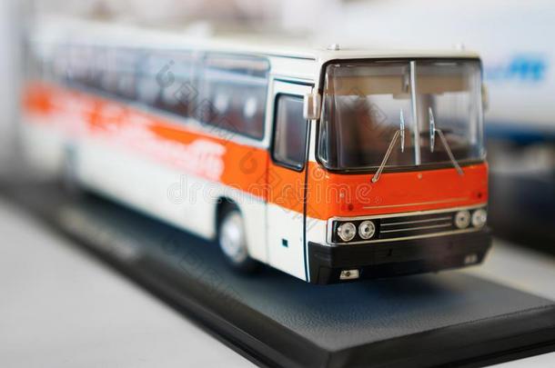 代表会议玩具公共汽车模型.