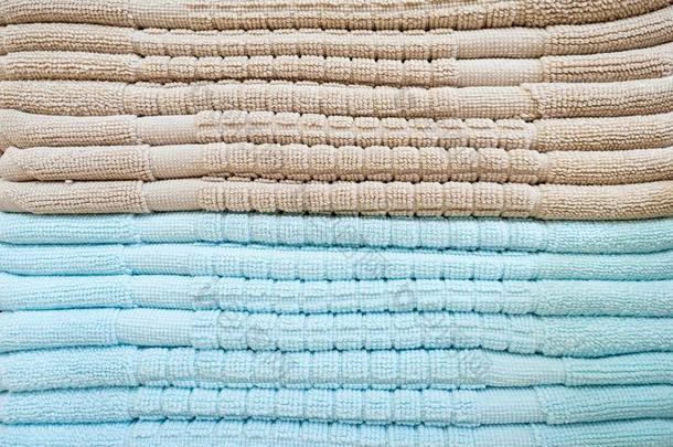 垛关于富有色彩的毛巾布毛巾折叠的.商店家.很多的毛巾