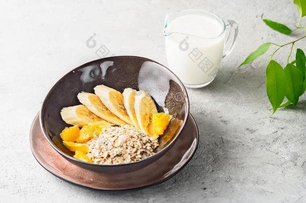 燕麦大麦小麦吉卜赛绅士谷物混合小薄片适当的营养日常饮食和