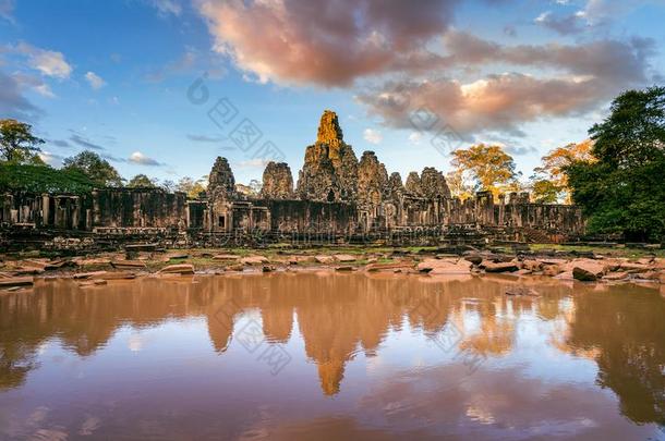 巴永庙和巨人石头面容,吴哥泰国或高棉的佛教寺或僧院,暹镇收割,坎布