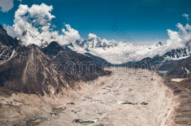 全景的看法采用指已提到的人戈奇湖地区.尼泊尔.