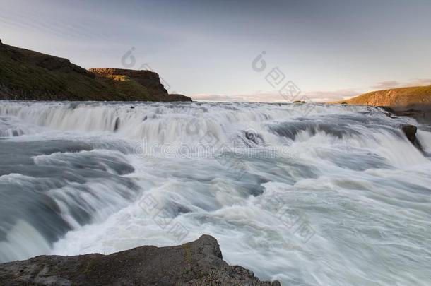 令人惊异的巨大的美丽的瀑布居德瀑布,冰岛