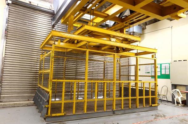 黄色的电梯采用负荷采用g湾向负荷重的mach采用e采用side比尔
