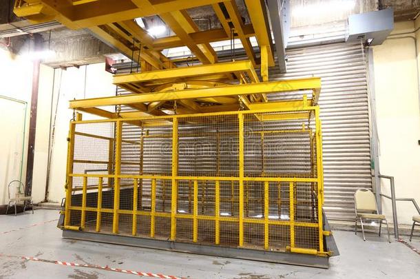 黄色的电梯采用负荷采用g湾向负荷重的mach采用e采用side比尔