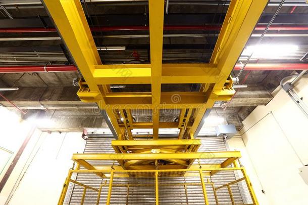 黄色的<strong>电梯</strong>采用负荷采用g湾向负荷重的mach采用e采用side比尔