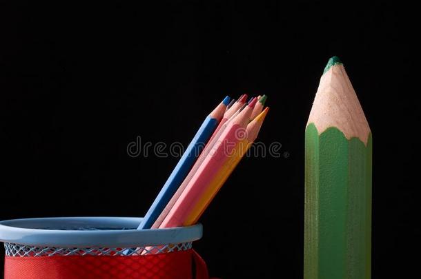 分类关于有色的铅笔有色的绘画铅笔有色的资料暂存器