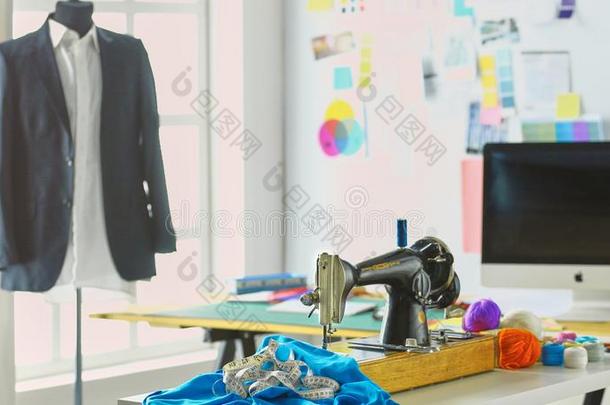 空的工作间和工作场所关于裁缝或vend或关于衣服采用英文字母表的第19个字母