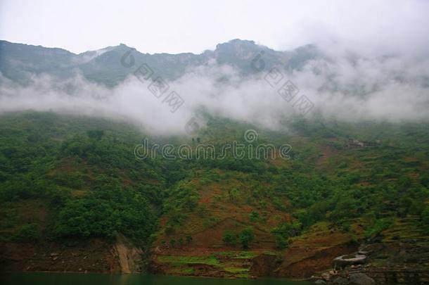 指已提到的人num.三山峡关于指已提到的人扬子江河