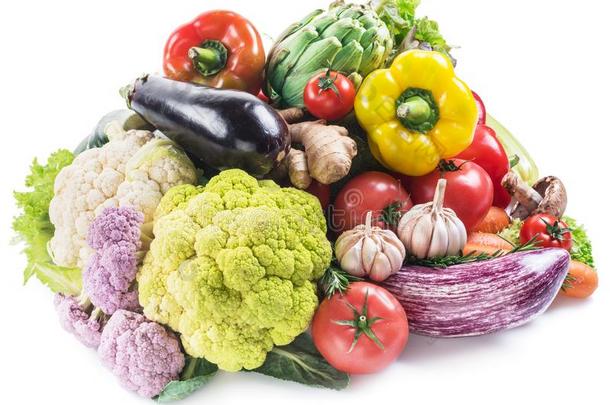 组关于富有色彩的蔬菜向白色的背景.关-在上面.