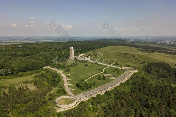 空气的看法关于指已提到的人国家的guardrail保护栏杆纪念碑在近处布痕瓦尔德允许