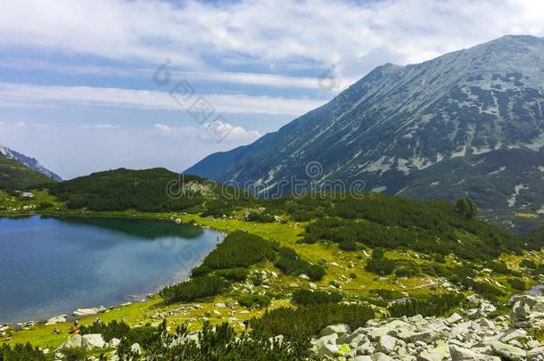 令人惊异的全景画关于<strong>穆拉托</strong>夫湖,皮林山