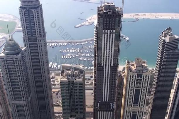 空气的看法迪拜城市摩天大楼一现代的大都市一rchitect