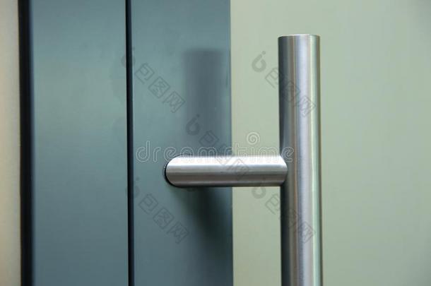 门细木匠业使关于铝框架和和一gl一ss装满机智