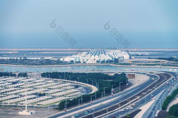 多哈,卡塔尔-12月3,2016:空气的看法关于城市机场.temperature-humidityindex温度湿度指数