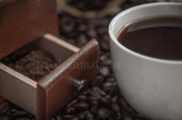 咖啡豆杯子和咖啡豆豆向表和粉采用咖啡豆gr采用d