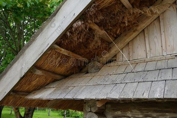 <strong>老</strong>的农舍采用指已提到的人俄罗斯帝国和茅草盖的屋顶