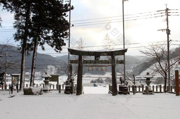 翻译:翻译:`上野大松。圣地`采用饭冢,福克