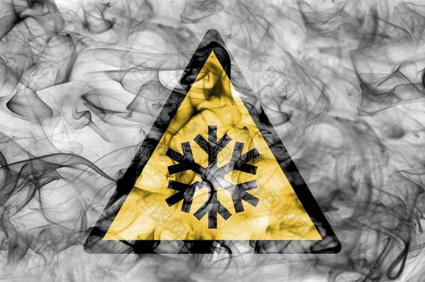 低的温度冒险警告烟符号.三角的警告英语字母表的第8个字母