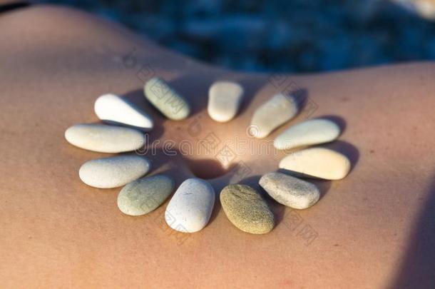模式关于小的海石头向女装皮,卵石海滩