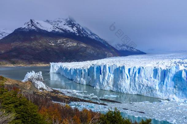 精通各种绘画、工艺美术等的<strong>全能</strong>艺术家莫雷诺冰河采用Argent采用a