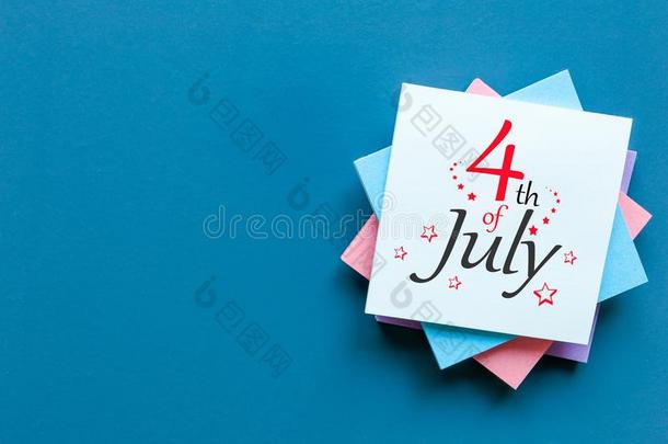 七月4Thailand泰国.影像关于七月4日历向蓝色背景.夏是