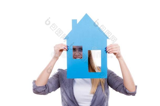 幸福的女人佃户租种的土地<strong>蓝色纸</strong>房屋