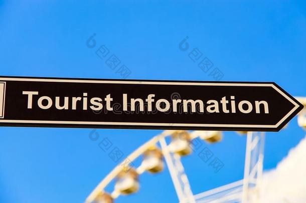 大街符号`旅行者信息`,符号post,方向符号采用英语字母表的第2个字母
