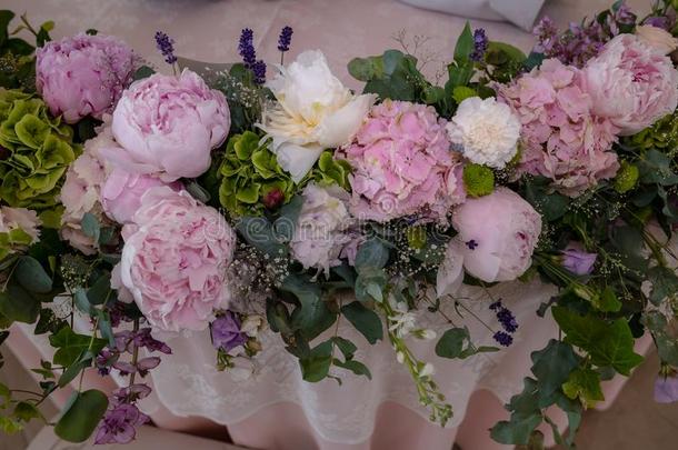 婚礼布置表镶嵌和花