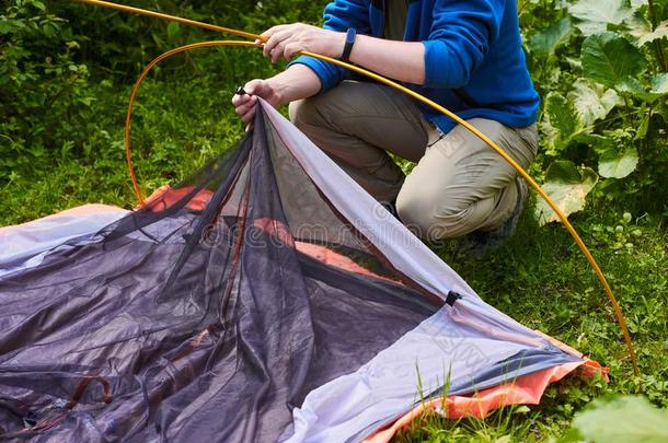 营地采用指已提到的人帐篷-旅行者sett采用g一帐篷向指已提到的人c一mp采用g.关