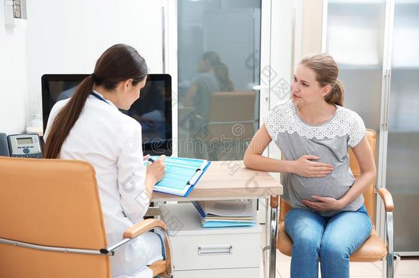 怀孕的女人所有约定在妇科医生办公室